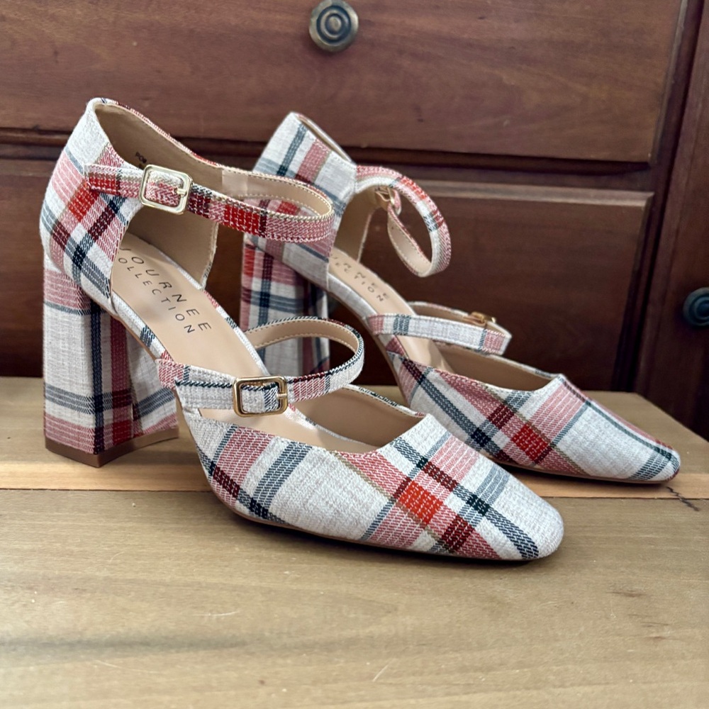 🌺 NWB Journee Collection Isadorah Plaid Pumps Red, Cream, Black size 7.5